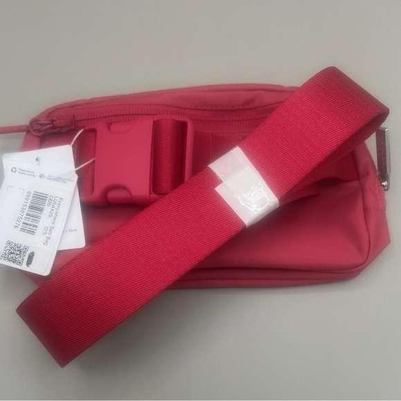 Authentic LULULEMON Everywhere Belt Bag 1L In Cherry Mist Pink & Silver Accents - Picture 6 of 10